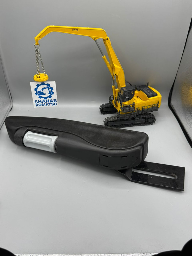 دسته سمت چپ صندلی بیل مکانیکی کوماتسو PC220-7